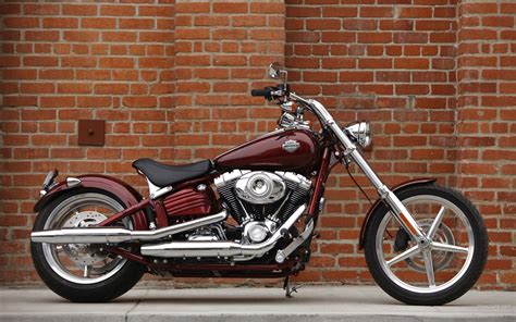 The rocker c and the rocker seats are a little different. Harley Davidson Bikes: 2011 Harley Davidson FXCWC Rocker C