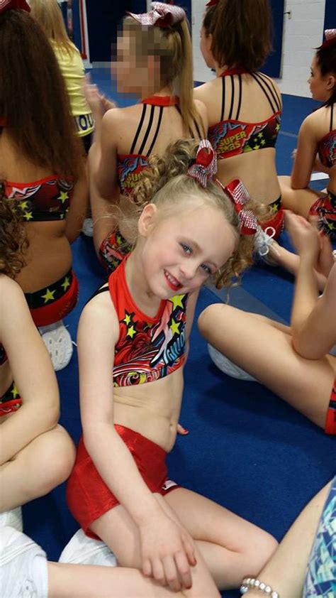 Real girls doing real things. Leah Messer's 5-Year-Old Twins Don Spandex Short Shorts ...