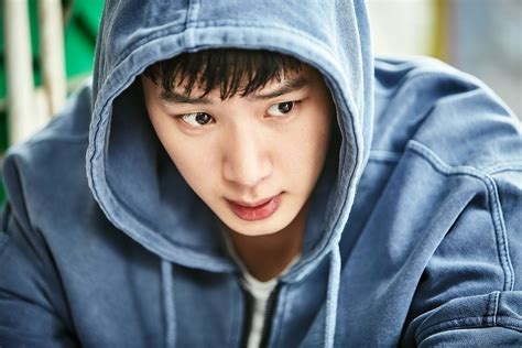 오셔서 맛있는 음료와 디저트 맛보시고 컵홀더 및 특전 받아가세요! 연휴에 뭐하지? 김동희, 정다빈, 박주현, 남윤수 주연의 넷플릭스 ...