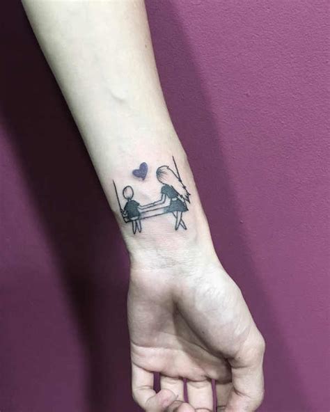 Il figlio ha invece scelto un'altra strada, acuendo perciò le tensioni fra loro. Tatuaggio dedicato alla mamma - Passione Mamma