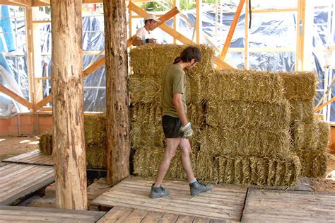 Jetzt alles fürs bad im hornbach onlineshop kaufen! Das erste Strohballen-Wohnhaus in Hessen Bad König ...