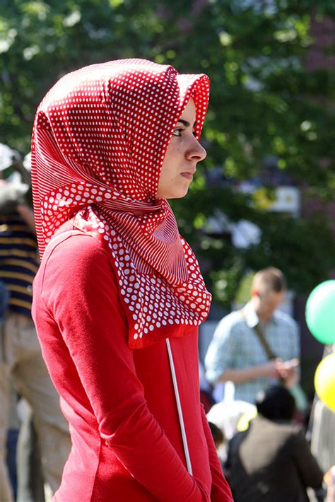 Jumlah vape influencer di indonesia mungkin sudah sangat banyak. Hijab - Translating Berlin