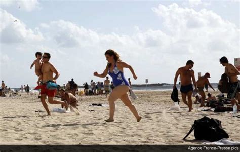 Het is vandaag redelijk strandweer in gaza. Israeli Strike Kills Four Boys On Gaza Beach