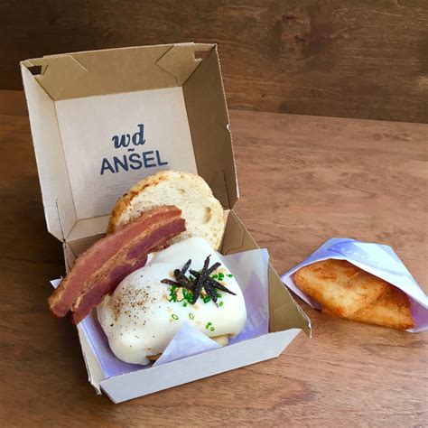 It's likely to be one of chelsea market's most popular spots, and you can see their picnic box (choice of a lobster roll, tarragon shrimp roll, or crab club packed with cape cod chips, oatmeal. Dufresne & Ansel Team Up for Breakfast, Chelsea Market ...