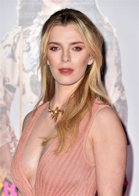 Born july 21, 1986 american actress the daughter of actors jack gilpinand ann mcdonough www.facebook.com/profile.php?id=100068315419263. Betty Gilpin At premiere of "Isn't It Romantic" in Los ...