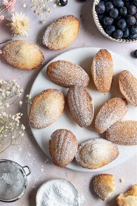 Scopri ricette, idee per la casa, consigli di stile e altre idee da provare. Moist Madalines / Madeleines Sally S Baking Addiction ...