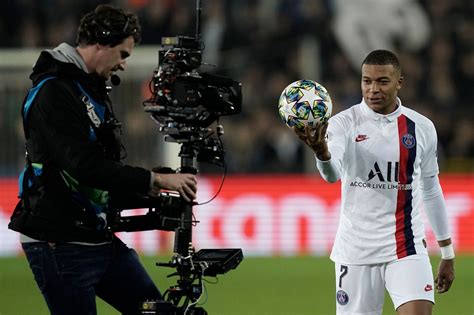 Par ailleurs, amazon proposera dès le début de saison de ligue 1 uber eats une fonctionnalité « stadium fx » permettant de désactiver à sa guise les commentaires et de profiter uniquement de l'ambiance du stade. Why PSG Being on Amazon Prime Video and Netflix is So ...