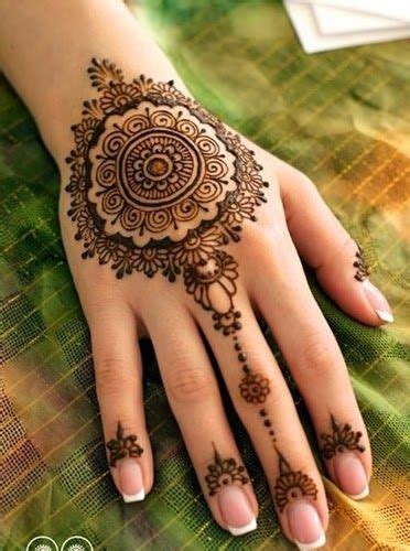 In some cases, men even look a lot more elegant or distinguished with their own henna tattoo ideas and designs. Tons of the Best Henna Tattoo Designs | Tattoos Beautiful