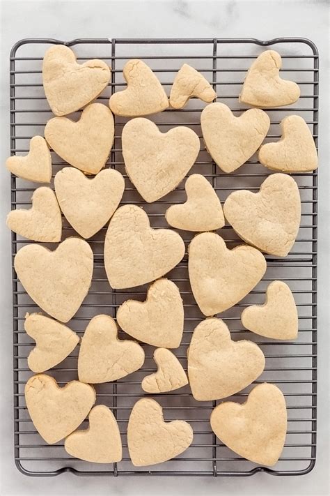 This effect increases the heart's contractile force, which effectively boosts stroke volume hawthorn extract randomized blinded chronic heart failure (herb chf) trial. Heart Healthy Vegan Hawthorn Cookies : Cashew Butter ...