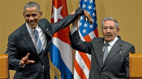 Gif bin is your daily source for funny gifs and funny animated pictures! Obama in Cuba: Barack Obama Raul Castro awkward handshake ...