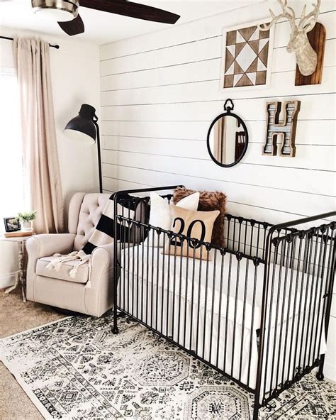 A farmhouse nursery décor is synonym of soft surfaces, relaxing neutral colors, animal decorations and cozy faux fur, stained. Farmhouse Style Nursery in 2020 | Farmhouse style nursery, Baby room decor, Nursery baby room