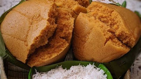 Untuk membuat sajian kue apem semakin spesial biasanya diberi bahan tamabahan yakni taburan kelapa parut di atasnya. Resep Apem Kukus Gula Merah Super Lembut, Kue Tradisional ...