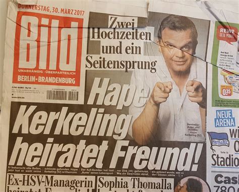 Hape kerkeling is the author of ich bin dann mal weg (3.99 avg rating, 5995 ratings, 445 reviews, published 2006), der junge muss an die frische luft (4. Hape kerkeling ehemann. 🎉 Familiengeheimnis : Kerkelings ...