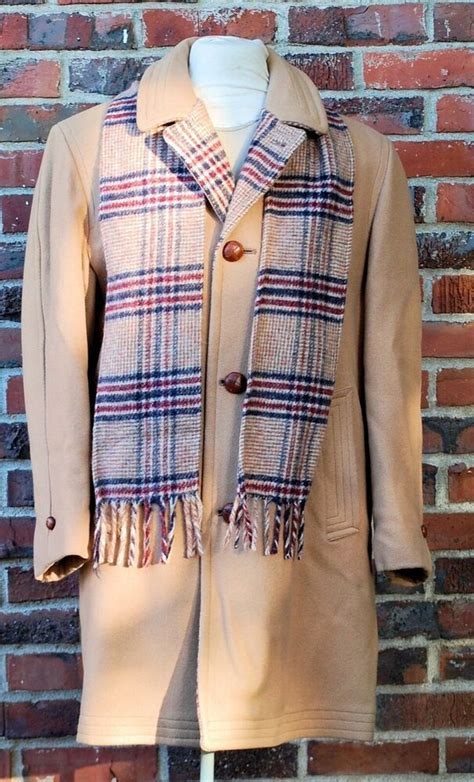 Conversely, if you are a tall gentleman, stick with a coat that goes over the knees. Pin on Vintage Clothing