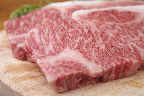 From steaks to sliders, kobe beef seems to be popping up on menus nationwide. Japanese Wagyu Ribeye | Food recipes, Wagyu ribeye, Food
