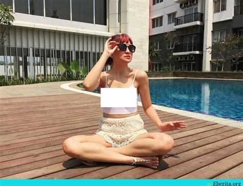 Kolam renang hs agung buka setiap hari mulai jam 07:00 wib s/d 18:00 wib kecuali hari jum'at pukul 13:00 s/d 18:00 wib. Selepas Ditinggalkan Suami! Artis Terkenal Ini Buka Tudung ...