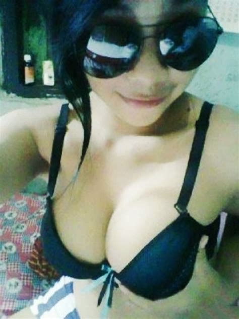 Saat itu ibu dilanda nafsu. Cewek Bohay Narsis Dua Toket Gede Sebelum Mandi | Memeksiana