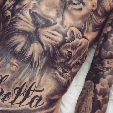 Cultures from every continent in the world have embedded permanent dyes in their bodies as mystical wards, religious figures, inportant days, status symbols or simply as personal decoration. El tatuaje de Mauro Icardi por el argentino Artur | Lion ...