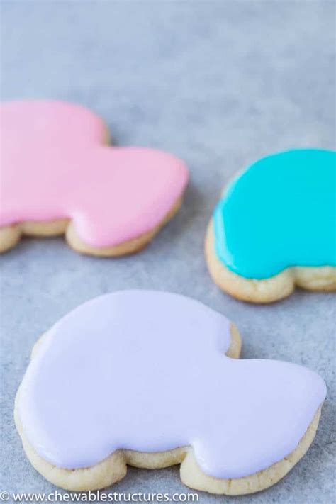 To prevent the icing from running, make sure your dessert is completely cool before adding the powdered sugar frosting. Sugar Cookie Icing With 3 Ingredients - Chewable Structures