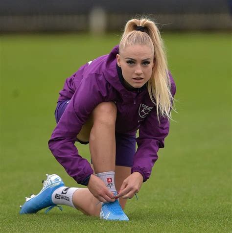 Erkeklerin futbolunun seviyesine maddi olarak çıkmasa da oradaki rekabet de küçümsenmeyecek seviyede. 139.6 χιλ. "Μου αρέσει!", 615 σχόλια - Alisha Lehmann ...