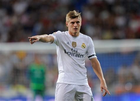 He is the younger brothe. Stilles Genie - Toni Kroos bricht Champions League Rekord!