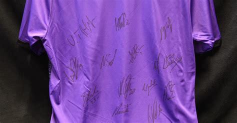 Die dauerkarten für die saison 2021/22 sind ab mittwoch, den 23. Geschenk für VfL Osnabrück-Fans: Teamsigniertes Trikot