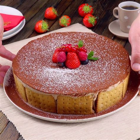 Vor allem wenn er schön luftig und saftig ist. Birnenkuchen mit Lavendel - der Kuchen zum Film! Und die ...