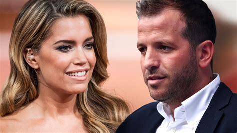 Rafael ferdinand van der vaart (born 11 february 1983) is a former dutch professional footballer who was under contract with the danish football club esbjerg fb as an attacking midfielder. Sylvie Meis & Rafael van der Vaart - Endlich dürfen wir ...