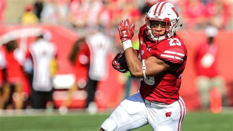 College football bowl game schedule: Can Wisconsin Badgers Jonathan Taylor lead team to the ...