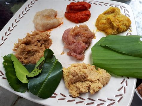 Resep bumbu rendang ini akan makin lezat jika disantap saat disajikan dengan nasi putih hangat. Resep Rendang Sapi Khas Padang Super Empuk & Mudah Dibuat ...