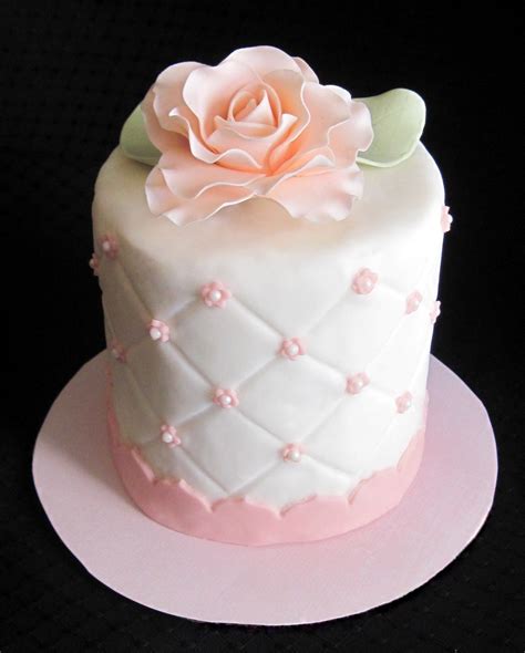 Winni brings to you a huge collection of mothers day cakes which are prepared using the best. simle elegant mother of the Bride cake - 4 inch individual ...
