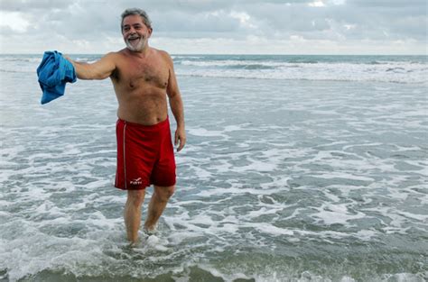 Líder da oposição no senado, eleito pela rede sustentabilidade do amapá. istoé notícia- LULA PODE NADAR, NADAR, NADAR E MORRER NA ...