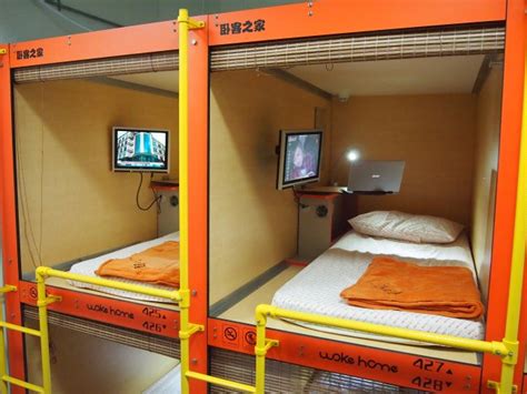 Capsule pod @aljunied adalah salah satu hotel yang sangat cocok bagi para wisatawan yang memiliki budget terbatas. 11 Incredible Hostels in Singapore You Didn't Know You Could Stay Under $31 - TheSmartLocal