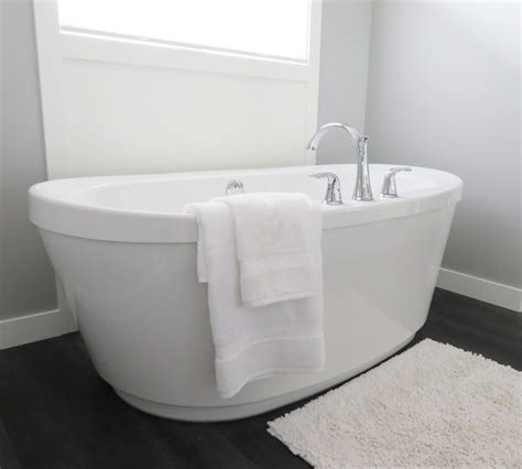 Standard bathtub dimensions & minimum requirements. Bathtub Dimensions: Your Guide For Standard Tub Sizes