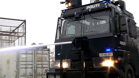 Politiets aktionsstyrke aks english the special intervention unit is the special response unit of the danish police duties history equipment references a. Præsentation af politiets brand- og rydningskøretøj.mov ...