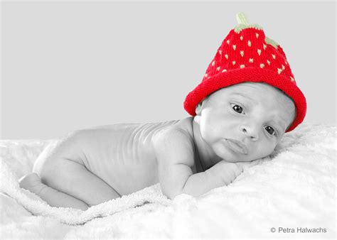 During your baby's first few weeks, while the umbilical cord stump is still attached, you should only give sponge baths. NewBorn & Baby