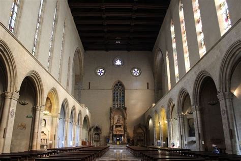 Nel cuore del centro storico napoletano sorge l'antico complesso monumentale di santa chiara. Santa Chiara: l'antica basilica a Napoli - laCOOLtura