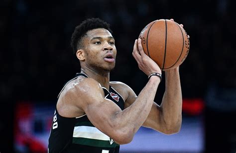 Betting on totals is a great alternative to spread betting and moneyline bets in a game like basketball that is particularly devised to run up the scoreboard in today's games. Best Point Spread NBA Picks for Friday's Card - Picks