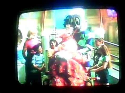 He explores the planet with the children of the neighborhood as his guides. Dooley and Pals "Sweet Dooley Dreams" - YouTube