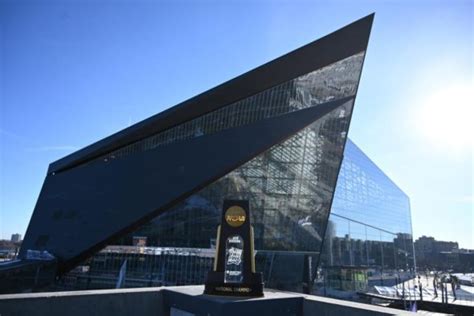 The official ncaa #finalfour event feed for indianapolis in 2021! NCAA Reveals 2019 Final Four Court | Chris Creamer's ...