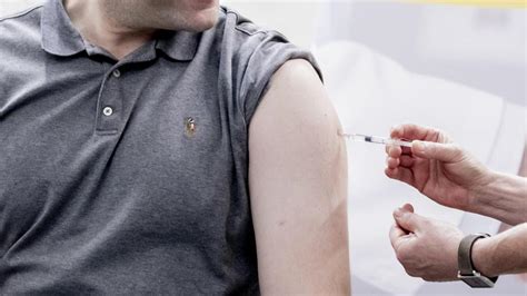 Vaccins obligatoires, vaccins recommandés : Coronavirus: le vaccin sera gratuit, mais pas obligatoire ...