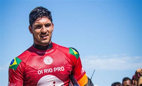 Most loved and most commented pictures of gabriel medina on instagram. Gabriel Medina filma mulheres seminuas em vídeo íntimo ...