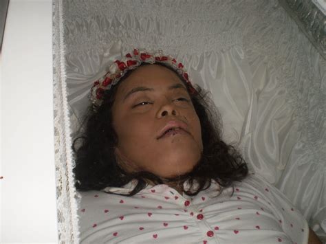 29 photos of celebrities in their coffins. (NOTICIAS DESDE BONAO): 05/21/10