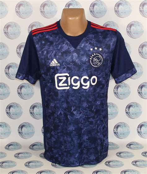Wie dit nieuwe feyenoord shirt 2017 wil kopen heeft slechts een paar opties. Ajax Uit voetbalshirt 2017 - 2018.