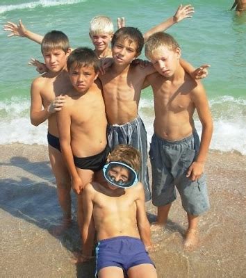 3d boys (onion site) (linked via a. aangirfan: BOYS OF CRIMEA