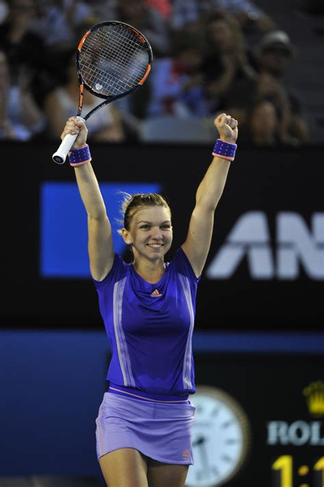 Teniserka zbog velikih grudi morala pod nož (foto). Simona Halep, definitia stilului vestimentar corect | Tonica.ro