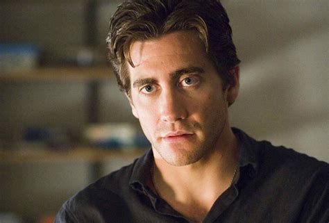 Er spielt souverän, mit seinem fast 40 jahren (hier war er 33) gehört er zum ganz großen! Jake Gyllenhaal Goes Behind Bars For 'Prisoners' With Hugh ...