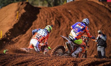 Il servizio rai.tv presente ormai da qualche tempo permette di seguire in diretta streaming le programmazioni del primo canale rai (servizio pubblico), a titolo gratuito, legale e senza nessun obbligo di registrazione al sito. MXGP 2018: le gare del Campionato del Mondo Motocross in ...