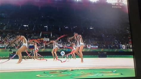 La ginnastica ritmica è disciplina olimpica solo dal 1984 con il concorso individuale, addirittura a partire dal 1996 con le squadre. Olimpiadi Rio 2016 ginnastica ritmica "china " - YouTube
