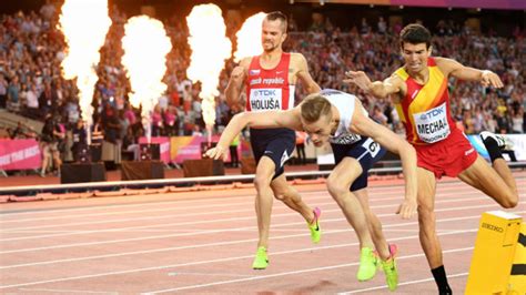 Filip ingebrigtsen running a new norwegian 1k record at bislett stadion in norway, coming filip ingebrigtsen just broke the old norwegian record on the 1k, from the olympic champion vebjørn. Filip Ingebrigtsen se cae del Europeo de cross: un rival ...